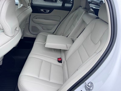 2022 Volvo V60 Cross Country T5