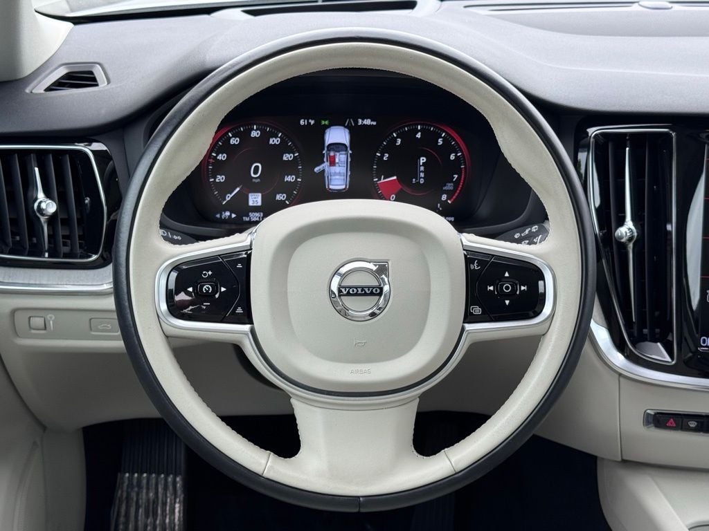 2022 Volvo V60 Cross Country T5