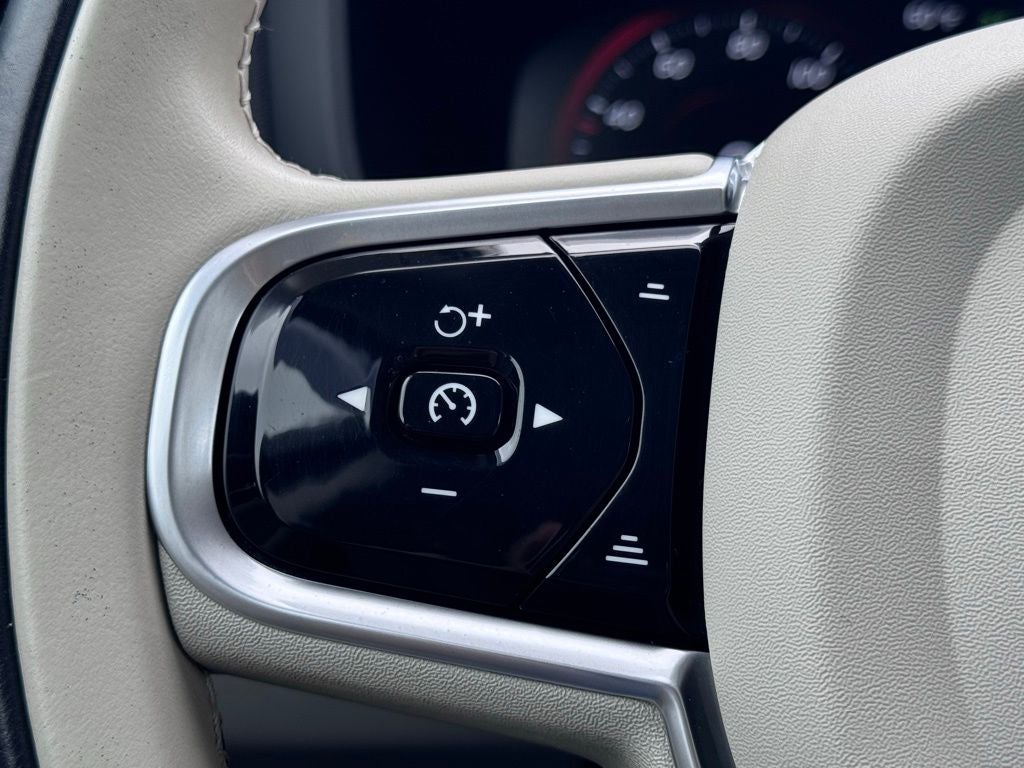 2022 Volvo V60 Cross Country T5