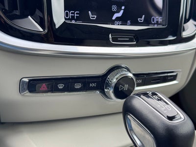 2022 Volvo V60 Cross Country T5