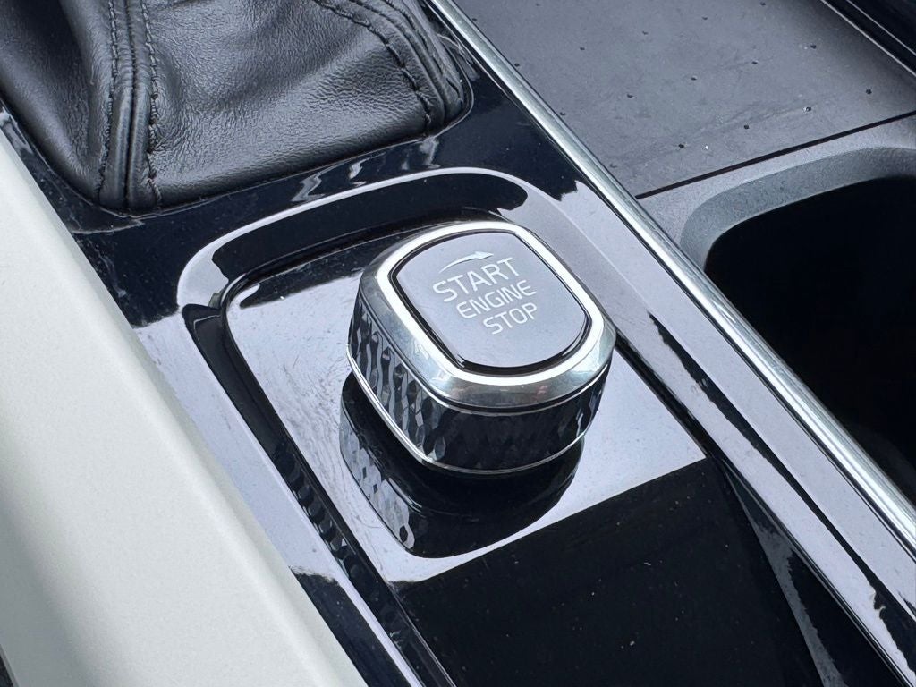 2022 Volvo V60 Cross Country T5
