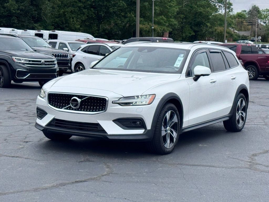 2022 Volvo V60 Cross Country T5
