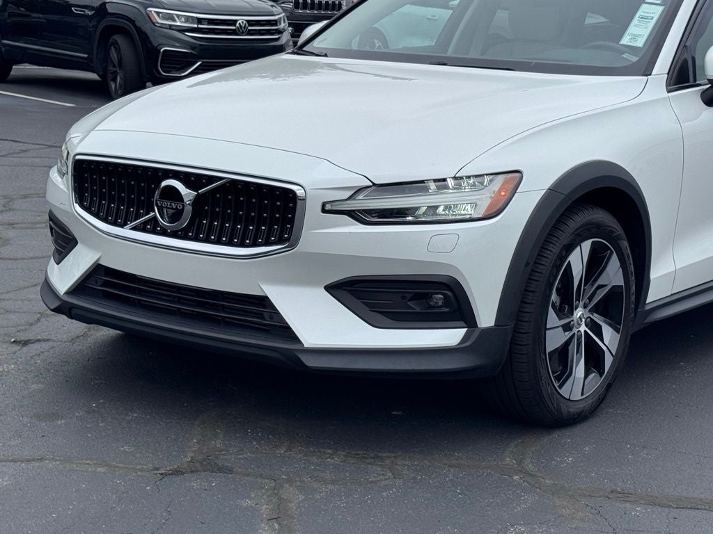 2022 Volvo V60 Cross Country T5