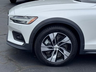 2022 Volvo V60 Cross Country T5