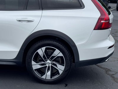 2022 Volvo V60 Cross Country T5