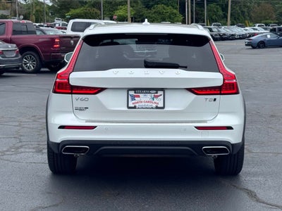 2022 Volvo V60 Cross Country T5