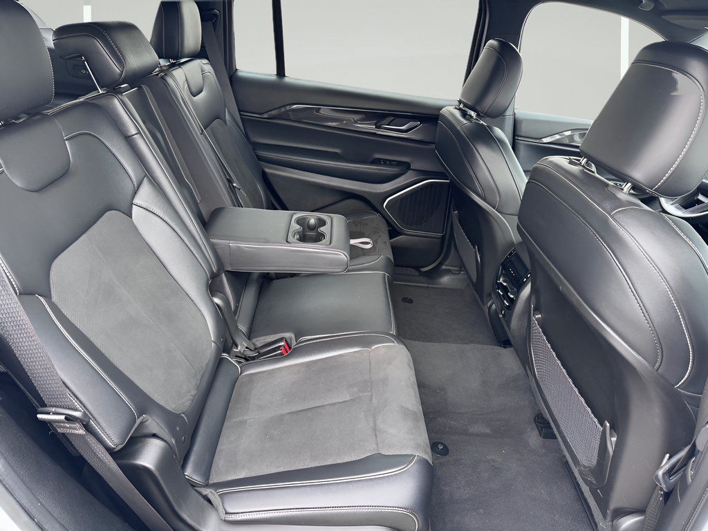 2022 Jeep Grand Cherokee L Altitude