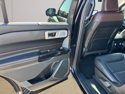 2023 Ford Explorer Platinum
