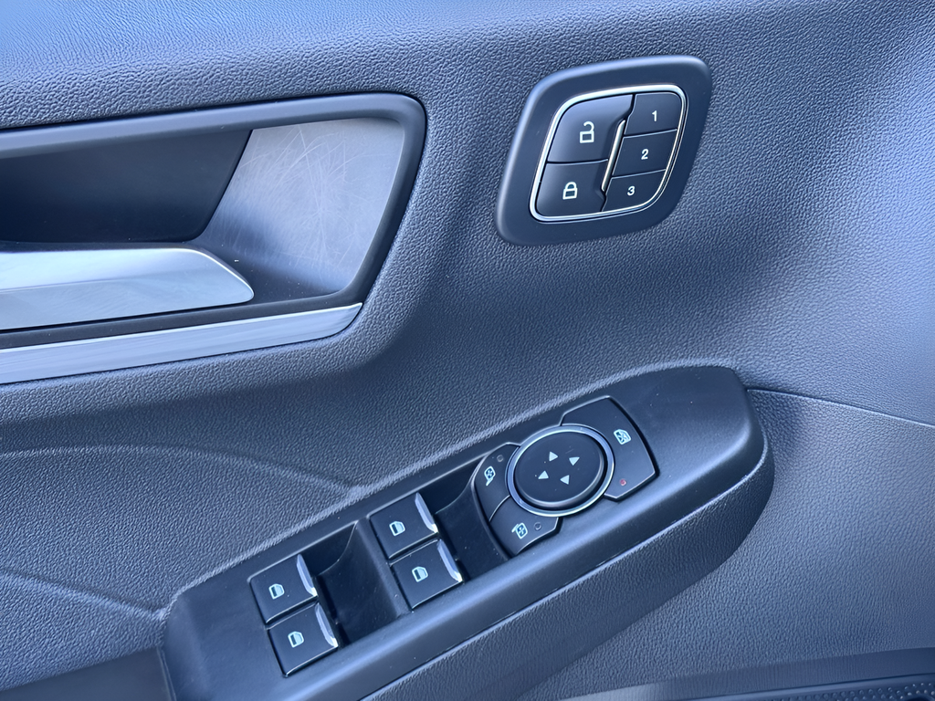 2025 Ford Escape Hybrid Platinum