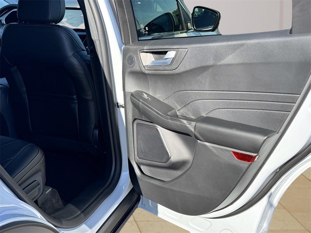 2026 Ford Escape Hybrid Platinum