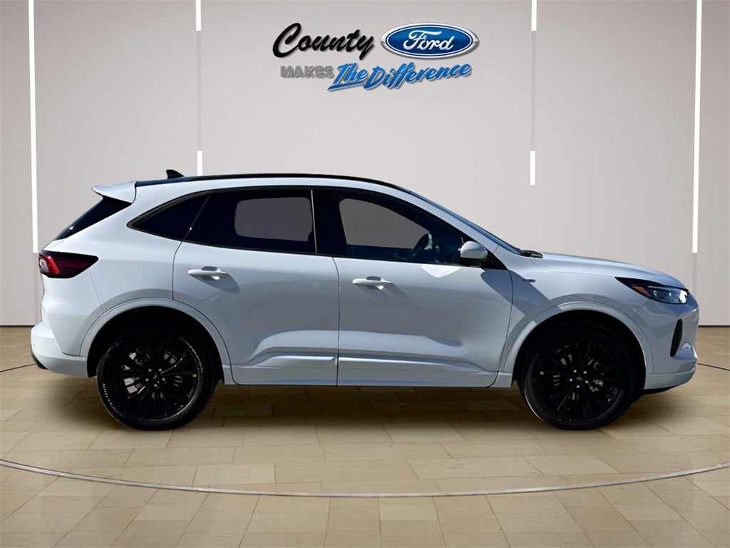 2026 Ford Escape Hybrid ST-Line Elite