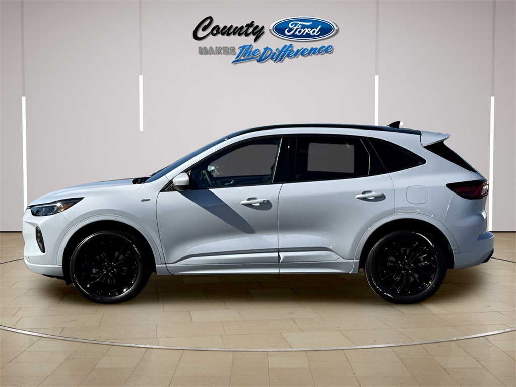 2026 Ford Escape Hybrid ST-Line Elite