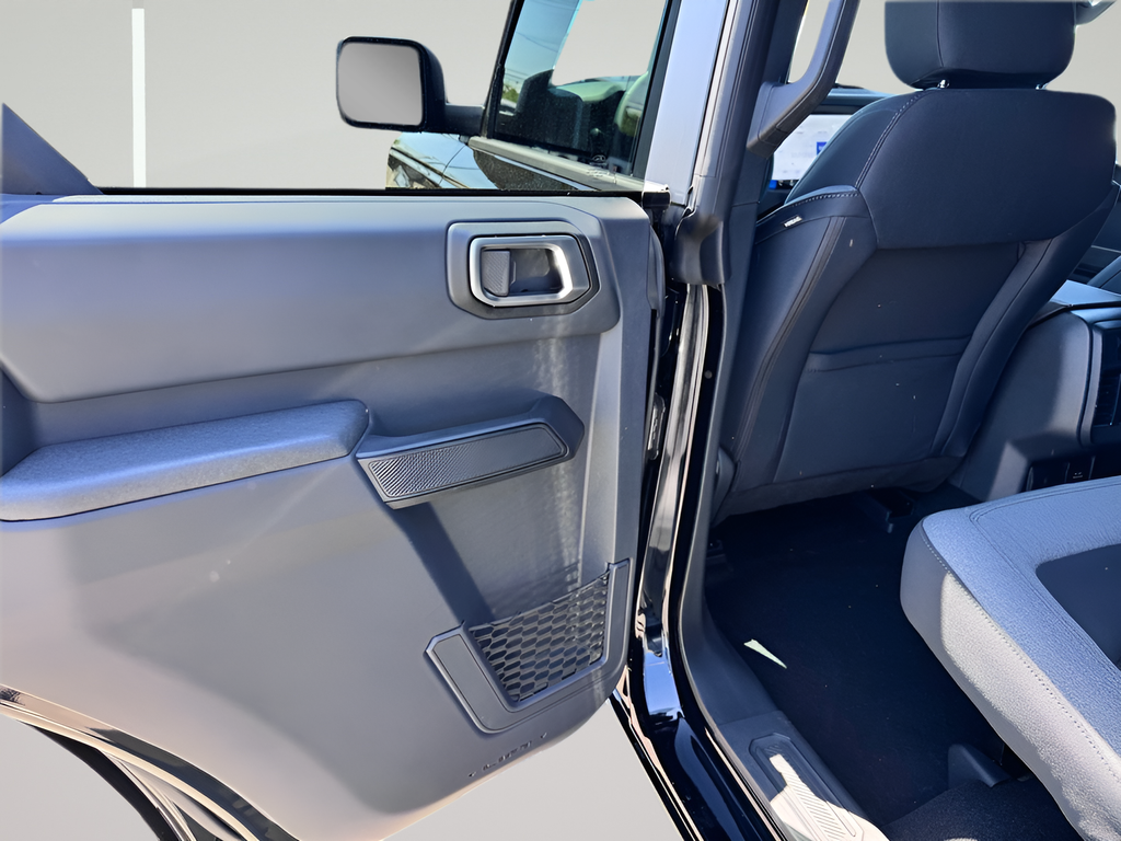 2026 Ford Bronco Big Bend Matte Black Package