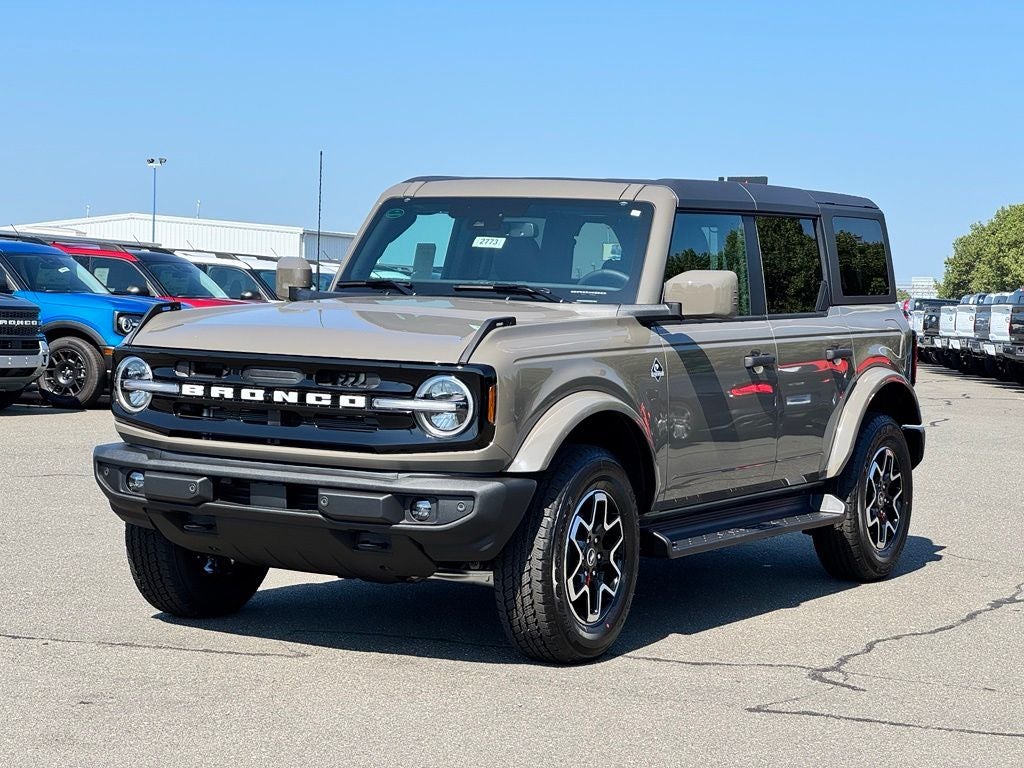 2026 Ford Bronco Outer Banks