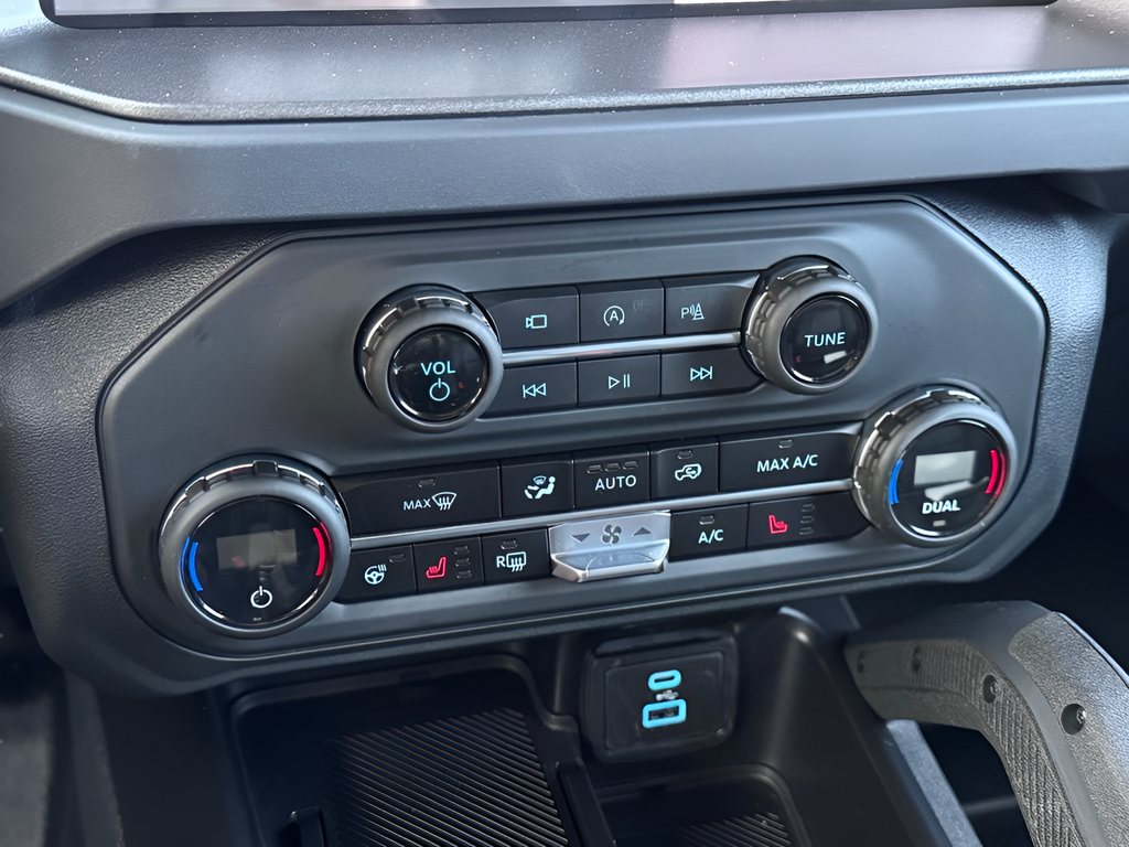 2025 Ford Bronco Badlands Pink Edition