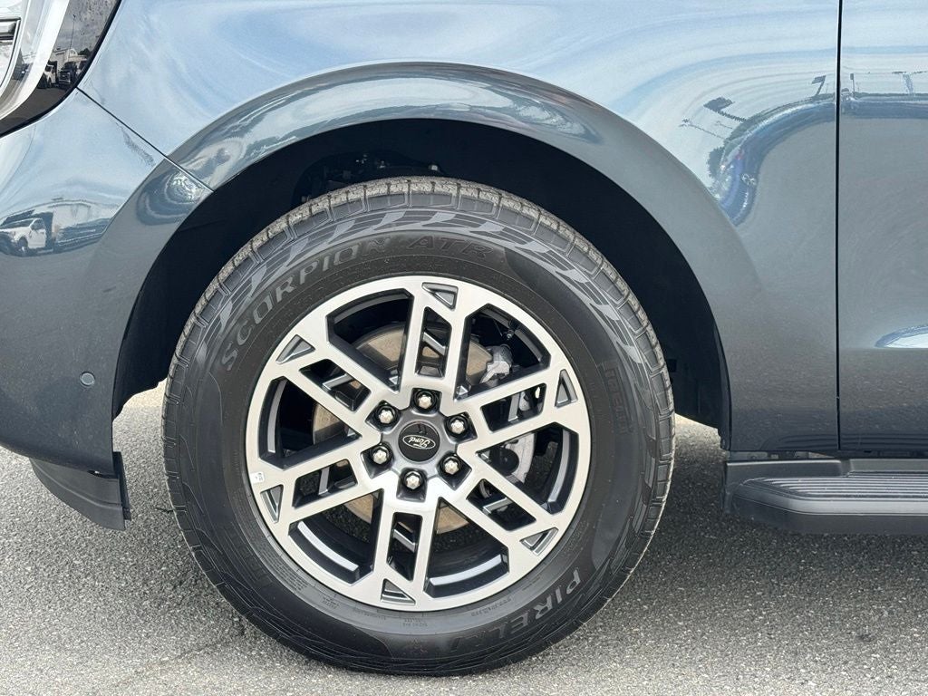 2025 Ford Expedition Active