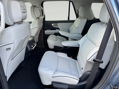 2027 Ford Expedition Platinum
