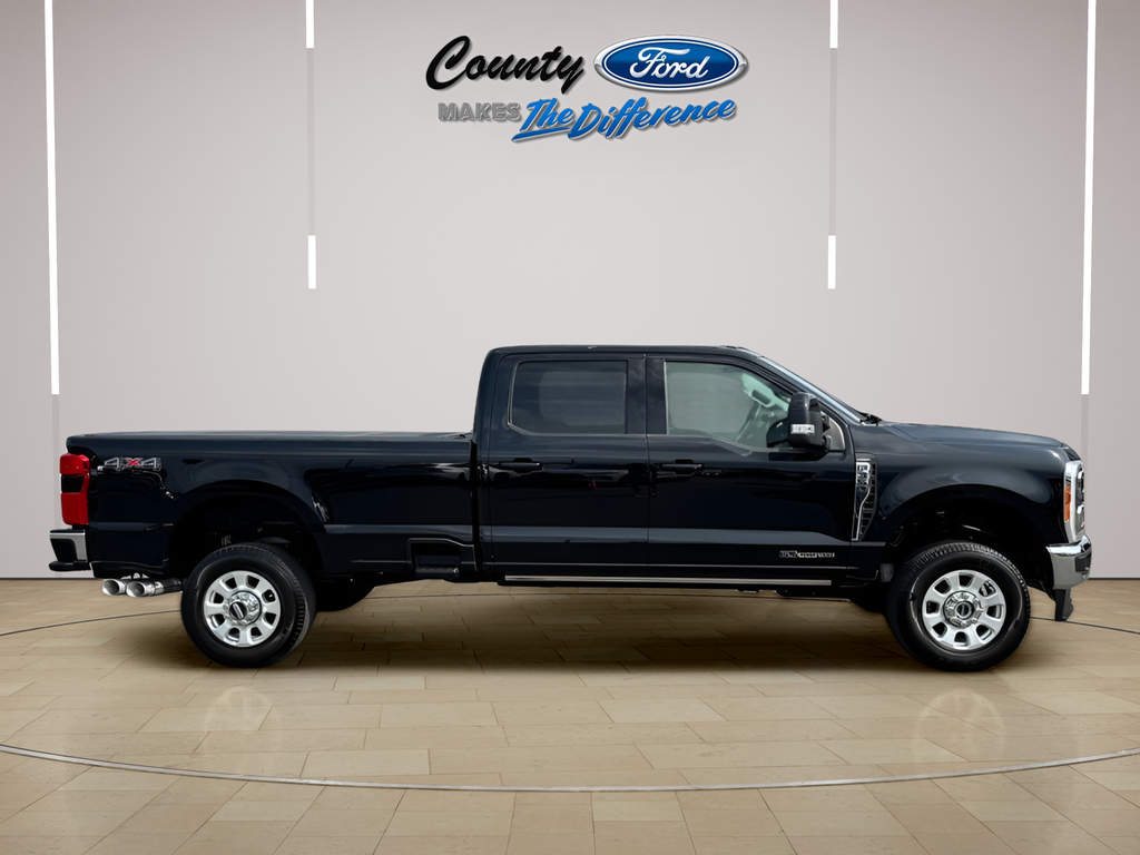 2023 Ford F-350SD Lariat