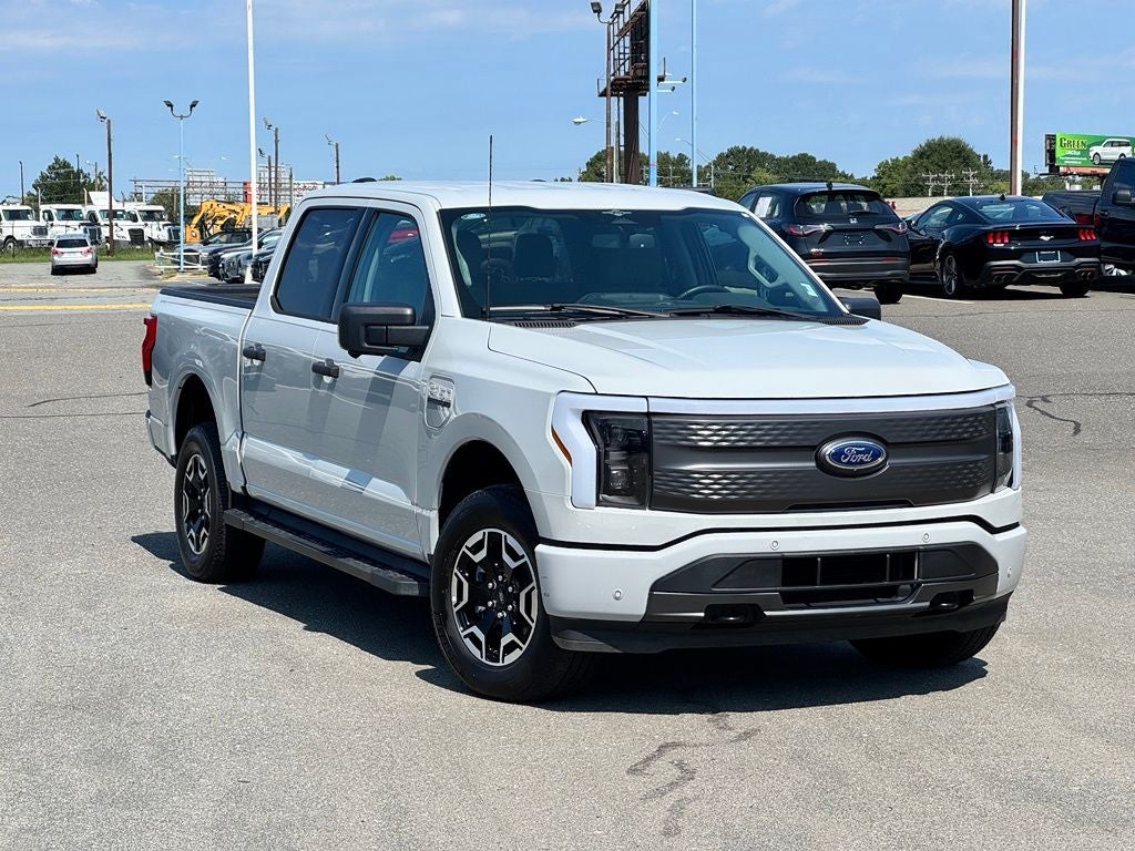 2023 Ford F-150 Lightning XLT