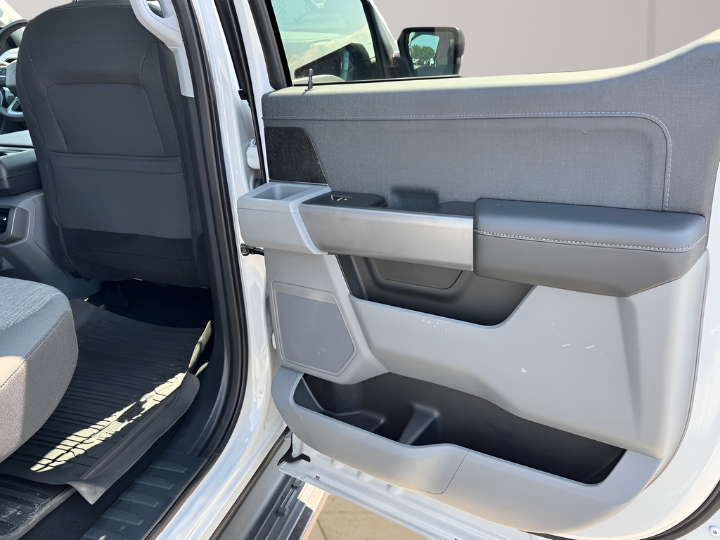 2023 Ford F-150 Lightning XLT