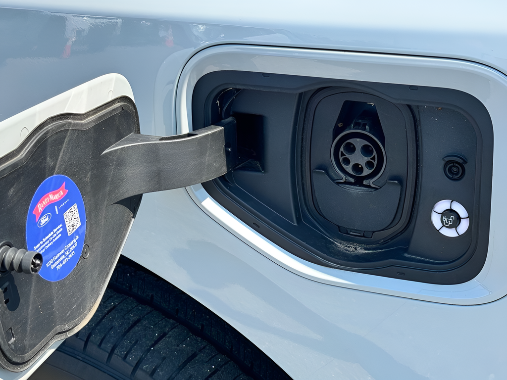 2023 Ford F-150 Lightning XLT