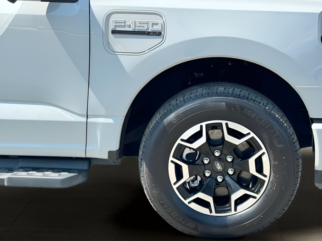 2023 Ford F-150 Lightning XLT