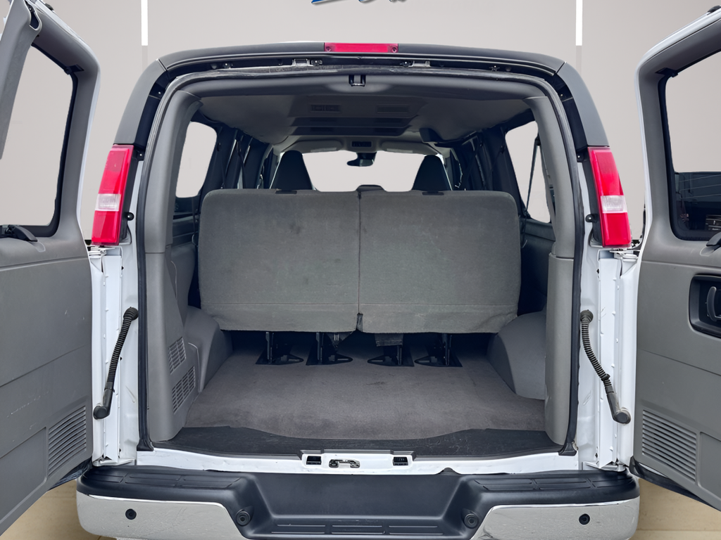 2023 Chevrolet Express 3500 LT Passenger