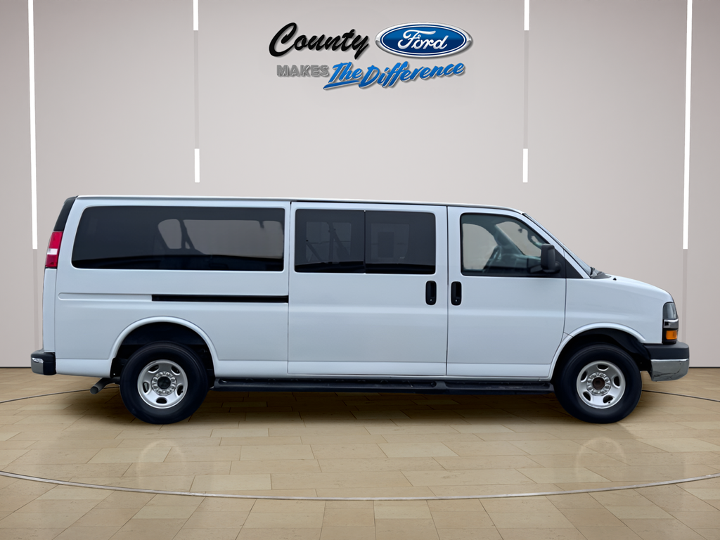 2023 Chevrolet Express 3500 LT Passenger