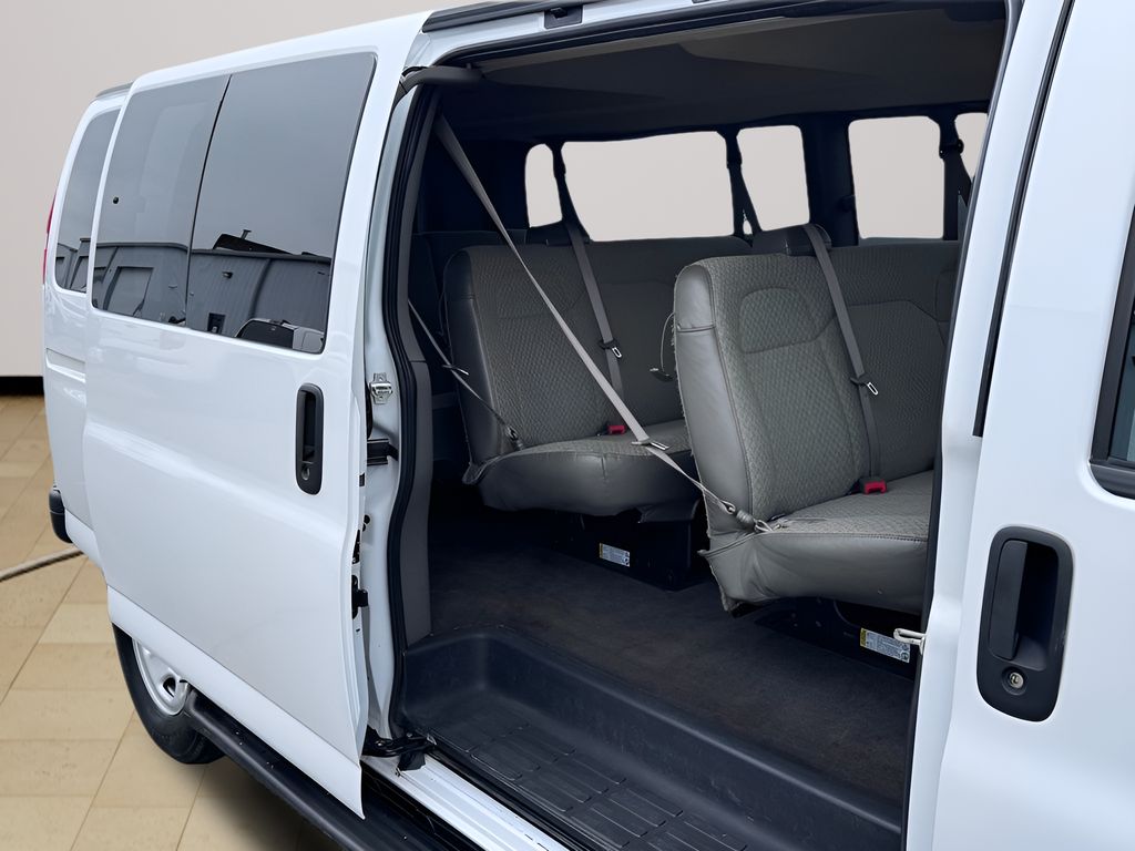 2023 Chevrolet Express 3500 LT Passenger