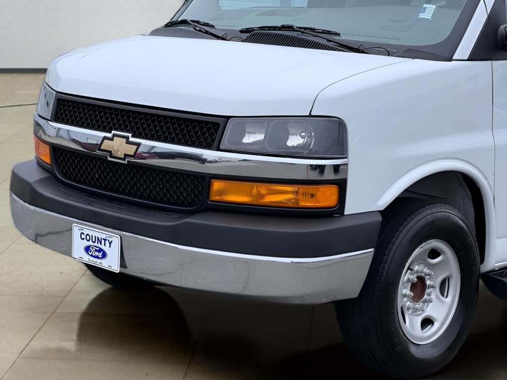 2023 Chevrolet Express 3500 LT Passenger