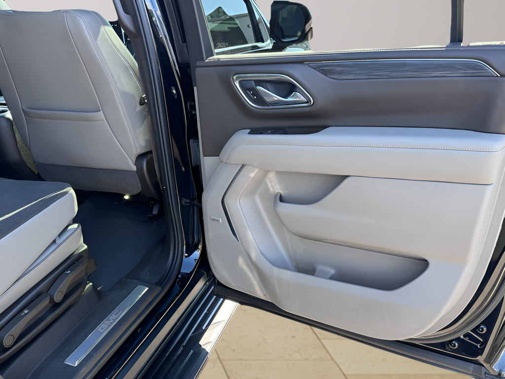 2022 GMC Yukon XL SLT