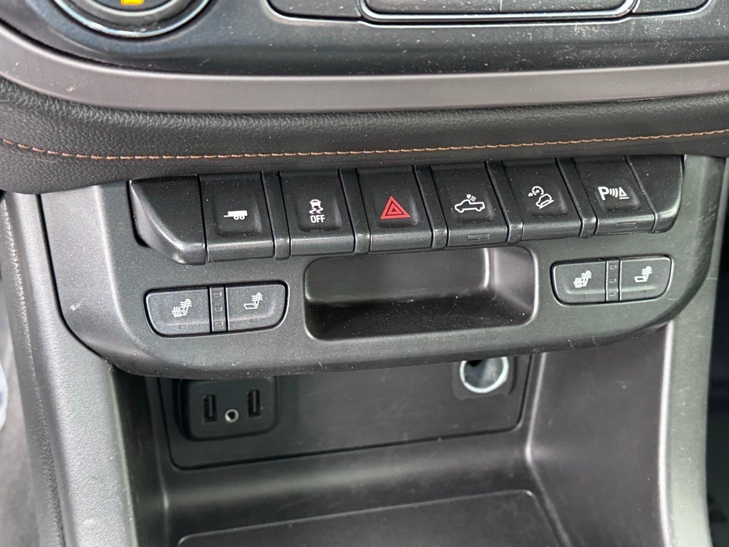 2022 GMC Canyon AT4 w/Leather