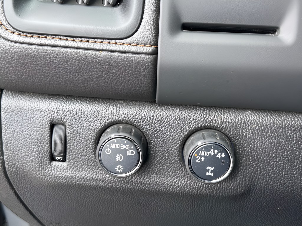 2022 GMC Canyon AT4 w/Leather