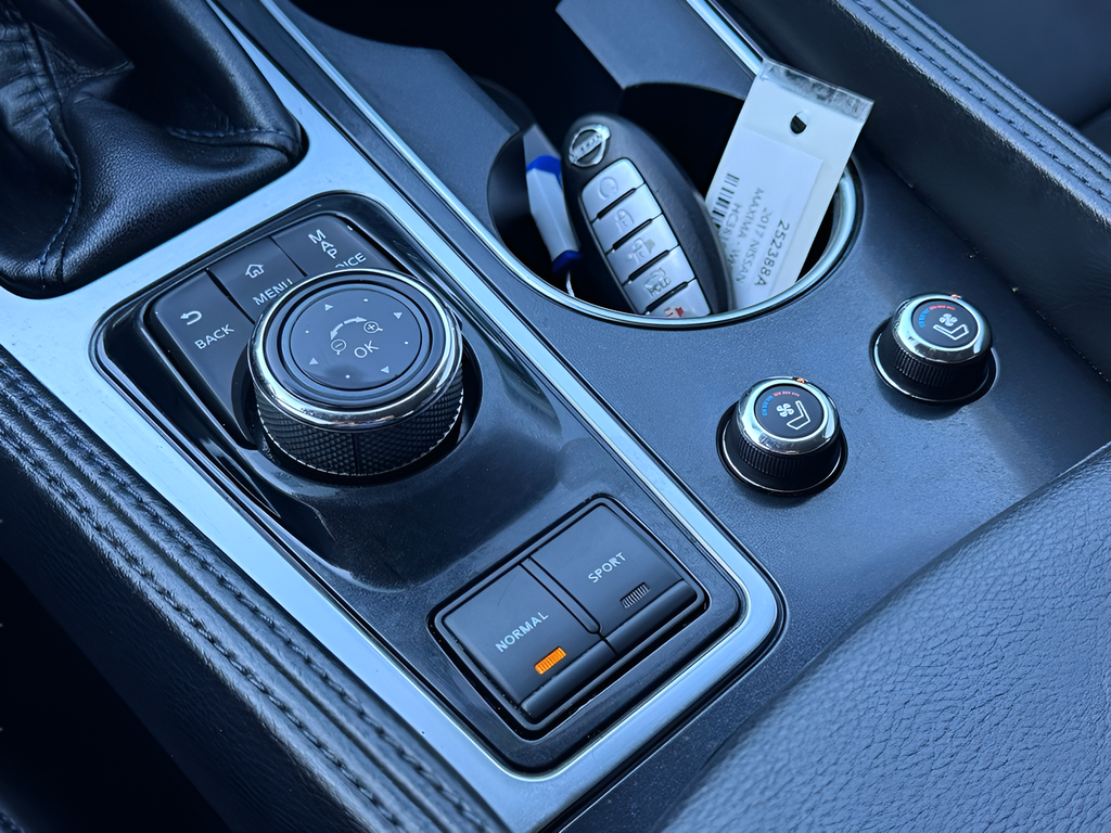 2017 Nissan Maxima SR