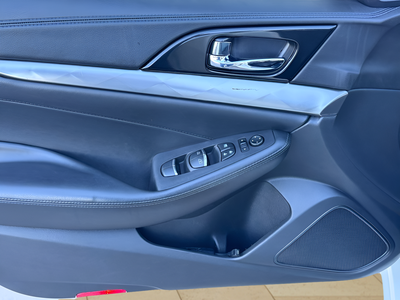 2017 Nissan Maxima SR