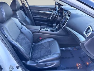 2017 Nissan Maxima SR