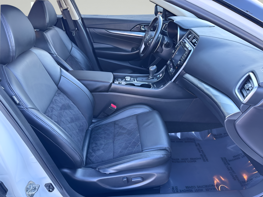 2017 Nissan Maxima SR