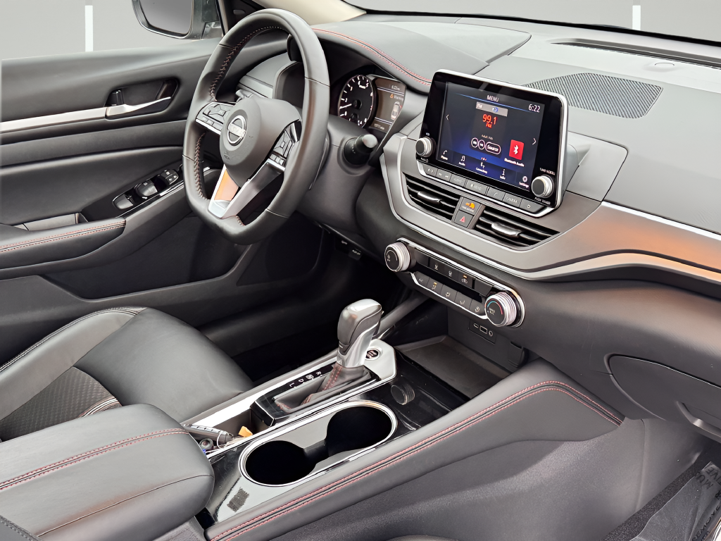 2025 Nissan Altima 2.5 SR