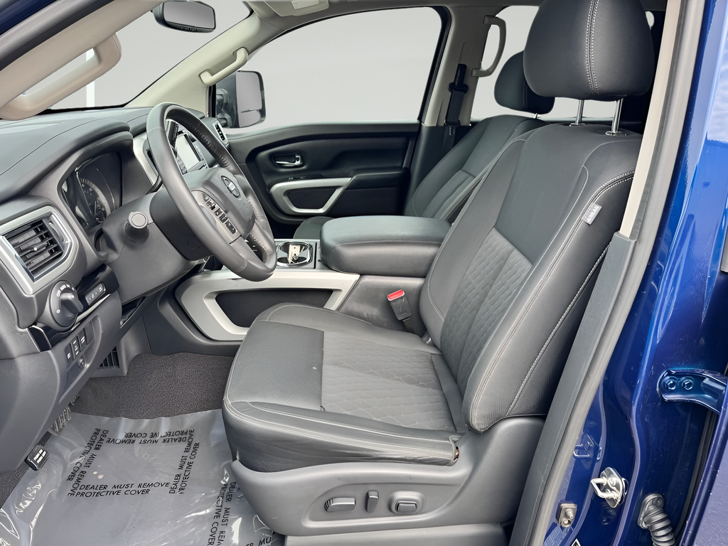 2017 Nissan Titan SV