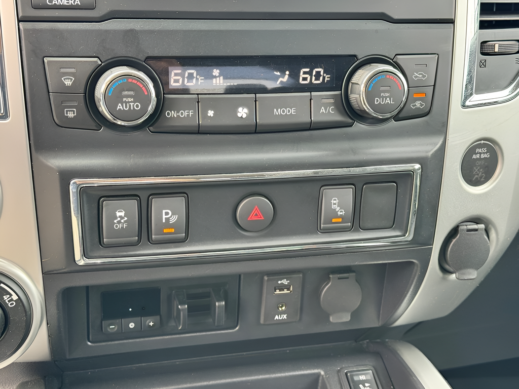 2017 Nissan Titan SV
