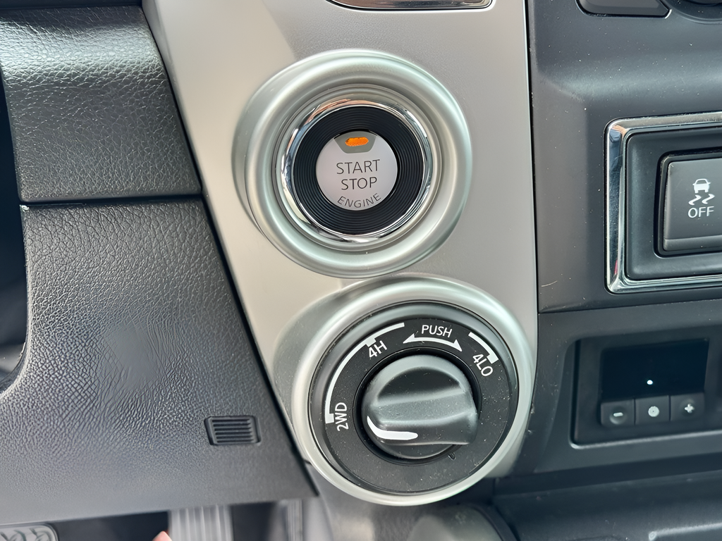 2017 Nissan Titan SV