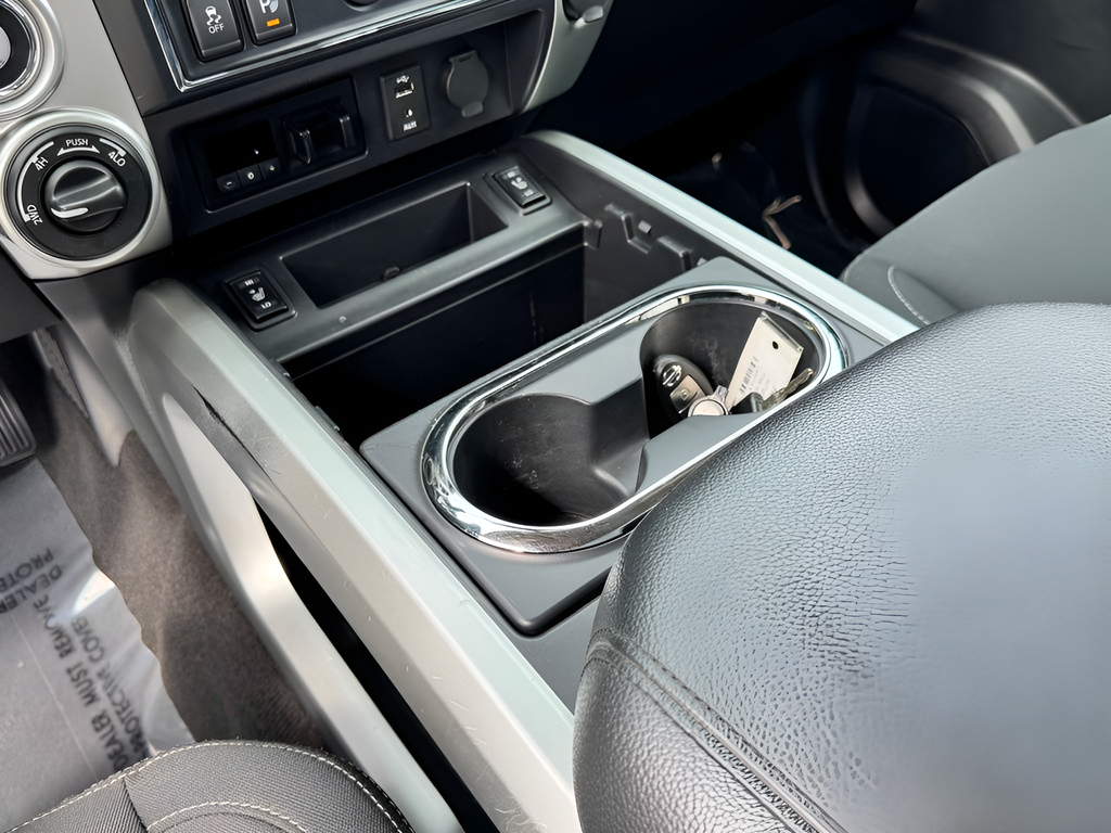 2017 Nissan Titan SV