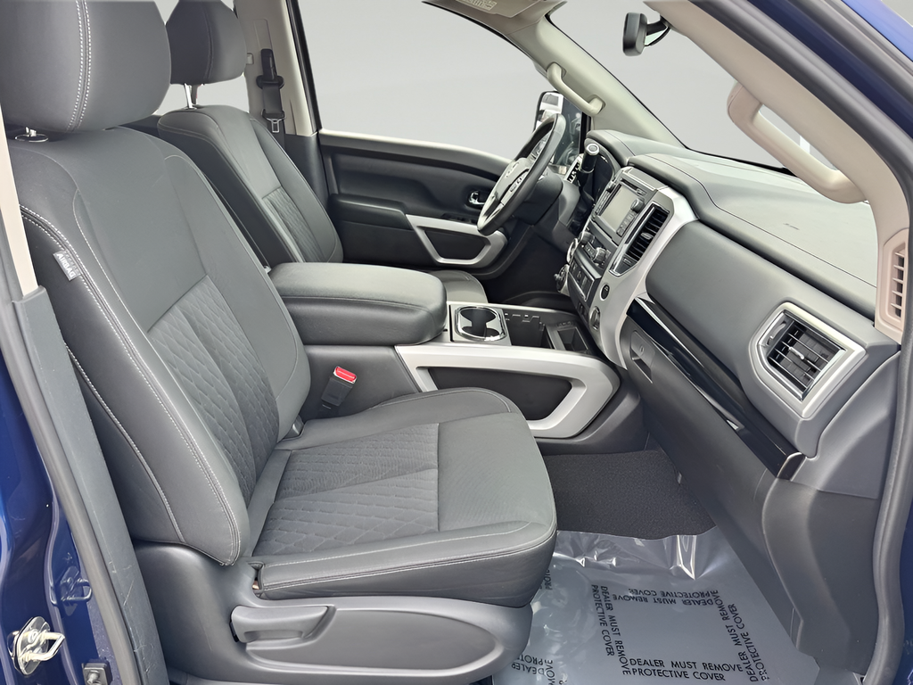2017 Nissan Titan SV