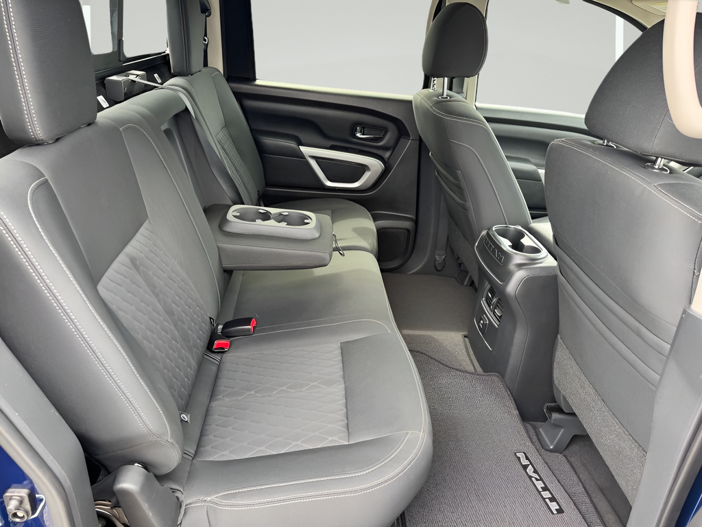 2017 Nissan Titan SV