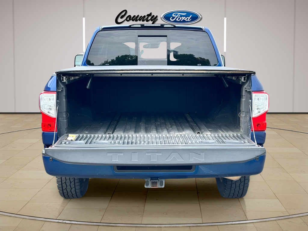 2017 Nissan Titan SV