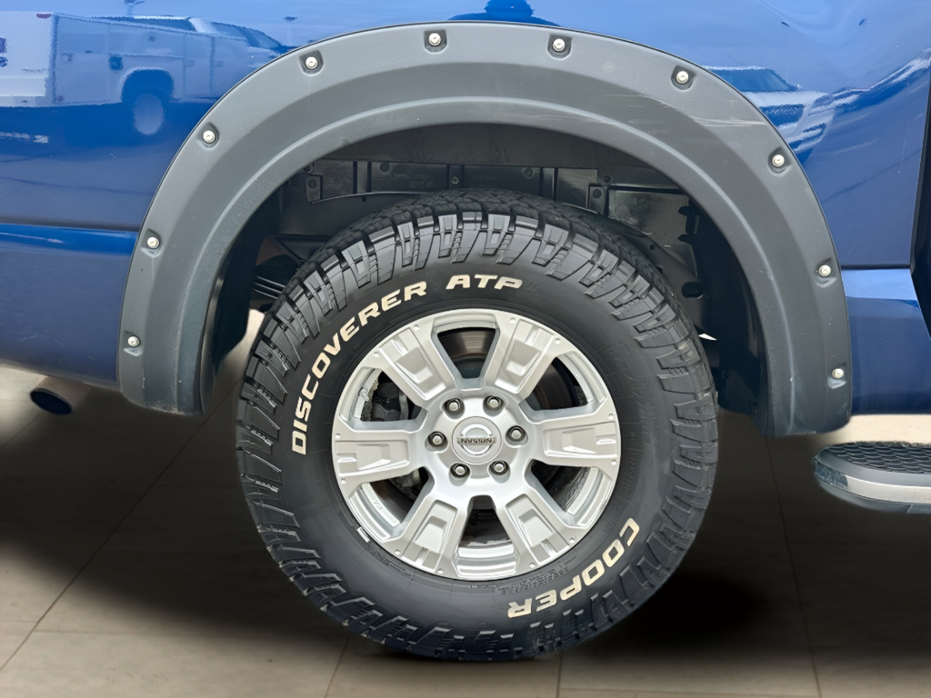 2017 Nissan Titan SV