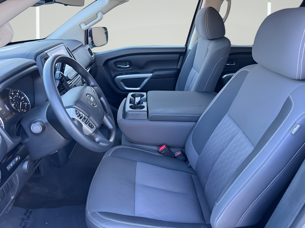 2022 Nissan Titan SV