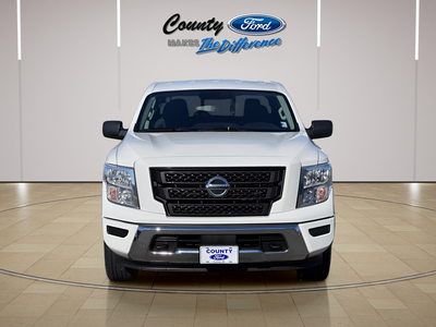 2022 Nissan Titan SV
