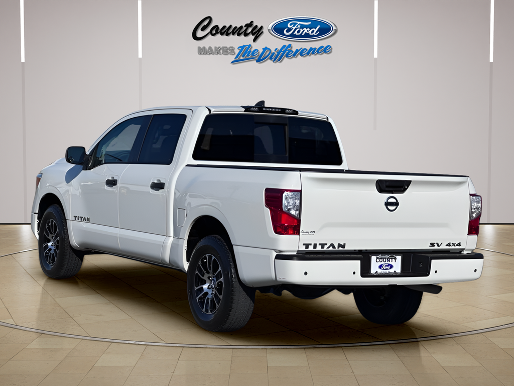 2022 Nissan Titan SV