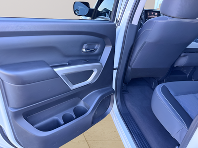 2022 Nissan Titan SV